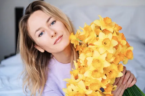 Feng shui: dónde poner las plantas con flores amarillas para atraer fortuna al hogar Flores amarillas: dónde colocarlas según el Feng shui.