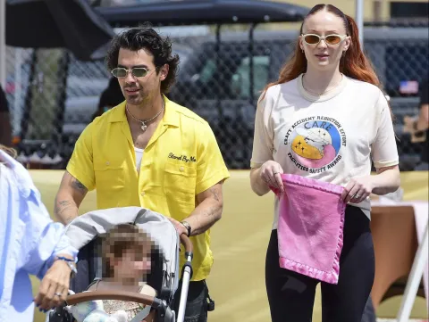 La historia de amor de Joe Jonas y Sophie Turner La historia de amor de Joe Jonas y Sophie Turner.