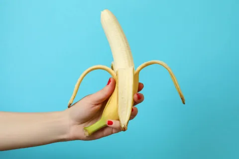 10 posturas sexuales que son ideales para salir de la rutina y probar cosas nuevas Posturas para ponerle un poco de picante a tu vida sexual.
