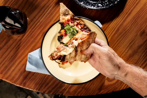 Pizza: 5 imperdibles lugares de Buenos Aires para probar las mejores Mil y pico tiene unas opciones increíbles de pizza a la parrilla.
