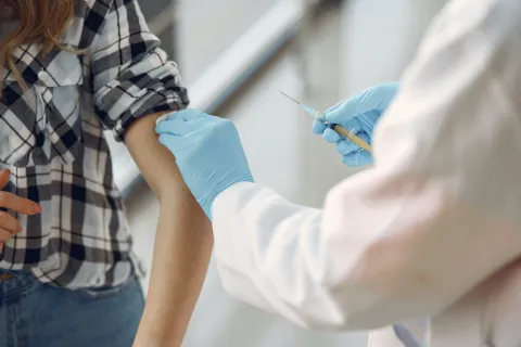 Anuncian el lanzamiento de una vacuna argentina contra el cáncer de piel más grave Un grupo de argentinos desarrolló un tratamiento único contra el cáncer de piel