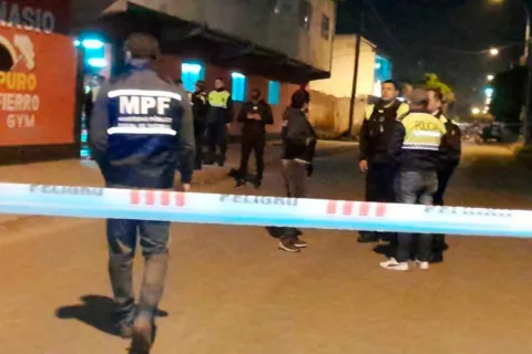 Femicidio en Villa Mariano Moreno: mató a tiros a su expareja en el gimnasio y se suicidó Femicidio en Villa Mariano Moreno: mató a tiros a su expareja en el gimnasio y se suicidó.