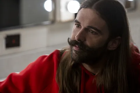 Jonathan Van Ness, la estrella de Queer Eye, explica por qué deberíamos dormir con el pelo atado Jonathan Van Ness cuenta por qué es mejor dormir con el pelo atado.