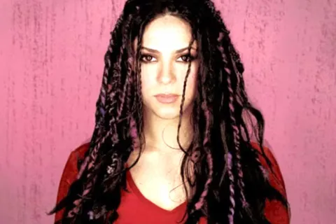 "¿Dónde están los ladrones?", el disco que llevó a la fama mundial a Shakira cumple 25 años "¿Dónde están los ladrones?", el disco que llevó a la fama mundial a Shakira cumple 25 años