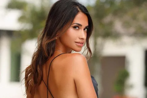 Así reaccionó Antonela Roccuzzo al beso de Migue Granados a Messi La reacción de Antonela Roccuzzo al beso de Migue Granados a Messi