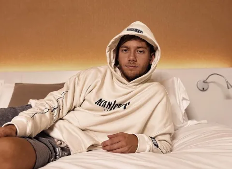 Qué es vitiligo, la enfermedad que mantuvo oculta Nacho Castañares al salir de Gran Hermano Nacho Castañares reveló la enfermedad que le diagnosticaron al salir de Gran Hermano.