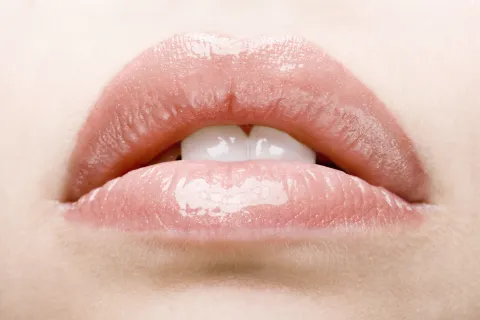 Los honey lips son virales en TikTok: cómo lograr el efecto que es tendencia esta primavera Honey lips: cómo replicar la tendencia en make-up.