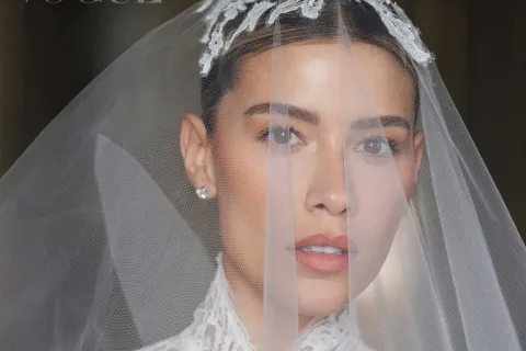 Así es el vestido de novia soñado de Michelle Salas, la hija de Luis Miguel La hija de Luis Miguel enamoró a todos con el diseño que eligió para su gran casamiento en La Toscana.