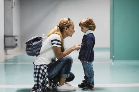 5 frases hirientes que nunca deberías decirles a tus hijos 5 frases hirientes que nunca deberías decirles a tus hijos.