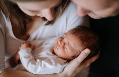 Cómo afecta a la pareja la llegada del primer hijo, según la Psicología ¿Cómo impacta la llegada de un bebé a la pareja?