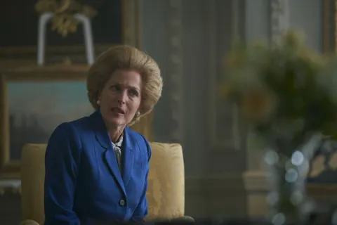 Ni Obama ni Margaret Thatcher: esta es la histórica familia que tendrá su serie en Netflix Gillian Anderson como Margaret Thatcher en The Crown.