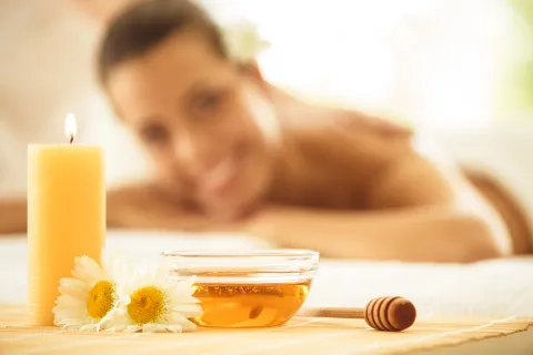 Ritual de vela de miel para los días 11 y 22 de cada mes: trae abundancia Ritual de vela de miel para los días 11 y 22 de cada mes: trae abundancia.