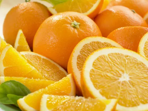 El alimento que tiene más vitamina C que la naranja, es riquísimo y lo conseguís a bajo precio La naranja tiene vitamina C