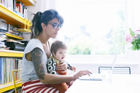 Brecha salarial en Argentina: estas cifras corroboran que a igual trabajo las mujeres ganan menos Las dificultades de las mujeres en el mercado laboral: brecha salarial en todas las áreas.