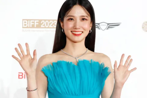 MAMA Awards compartió la lista de artistas invitados y los idols que estarán presentando los premios Se confirmó la lista de artistas y presentadores para los Premios MAMA 2023.