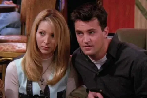Lisa Kudrow, Phoebe de Friends, se despidió de Matthew Perry: "Gracias por confiar en mi" Lisa Kudrow -Phoebe de Friends- se despidió de Matthew Perry: "Gracias por confiar en mi"