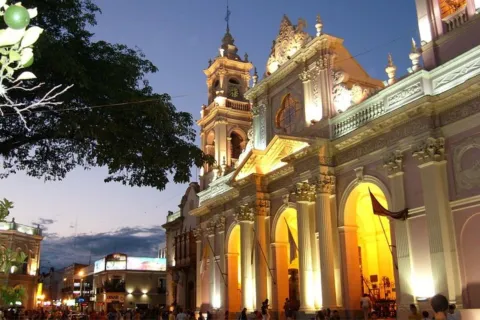 Esta es la ciudad de Argentina más barata para ir de vacaciones, según la inteligencia artificial Esta es la ciudad de Argentina más barata para ir de vacaciones, según la inteligencia artificial.