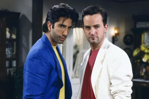 David Schwimmer, Ross en Friends, le dedicó un emotivo homenaje a Matthew Perry: "Ahora me hace sonreír y llorar al mismo tiempo" David Schwimmer, Ross en Friends, le dedicó un emotivo homenaje a Matthew Perry.
