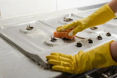 Este es el truco infalible para limpiar las hornallas de la cocina en 30 minutos Este es el mágico truco de limpieza para limpiar las hornallas de la cocina en 30 minutos.