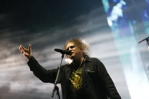 The Cure en el Primavera Sounds: rock gótico, grandes clásicos y el carisma de Robert Smith The Cure durante su recital en el Primavera Sound.
