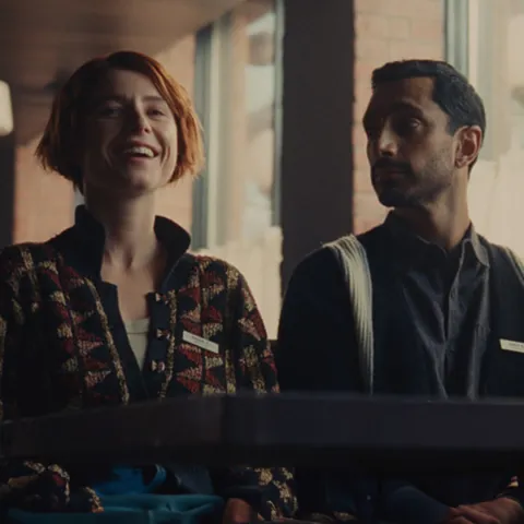 El protagonista de The Night Of la rompe en esta peli que explora el amor en tiempos tecnológicos Fingernails estrenó en AppleTv+ y es una de las mejores películas de 2023.