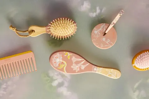 8 productos de beauty ideales para regalar en Navidad Isadora tiene una increíble colección de beauty tools.