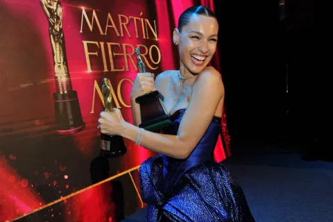 El Martín Fierro de Oro, que quedó en manos de Carolina Pampita Ardohain.