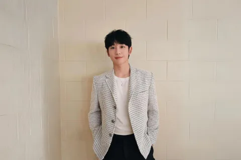 Jung Hae-in, el actor de Bajo la lluvia y D.P., confirmó su próximo k-drama Jung Hae-in confirmó cuál será su próximo proyecto.