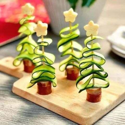Navidad: 10 ideas originales de fingerfood para comer con la mano (y que preparás en 10 minutos) 10 ideas de fingerfood que visten tu mesa de Navidad