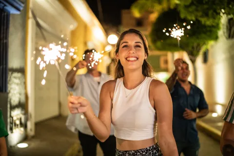 Las 20 frases más originales para despedir fin de año Frases para decir a fin de año.