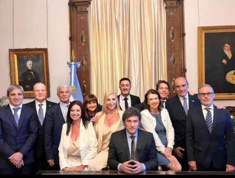 Ministerios: así quedaron todos los ministerios de Javier Milei El gabinete de Javier Milei.