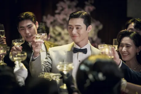 Netflix: el atrapante K-drama de fantasía con Park Seo-jun que fue furor en 2023 Park Seo-jun interpreta a Jang Tae-sang en El Monstruo de la vieja Seúl.