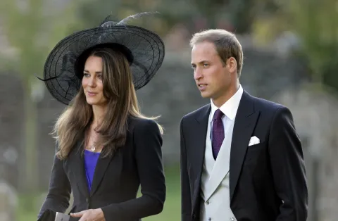 Cómo se conocieron Kate Middleton y el príncipe William en la realidad Los duques de Cambridge se mostraron juntos este fin de semana haciendo compras