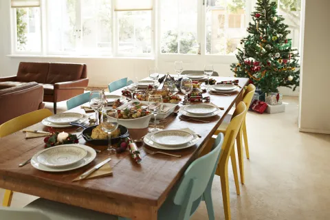 Estas son las 3 cosas que no deberían faltar en tu mesa navideña, según el Feng Shui.