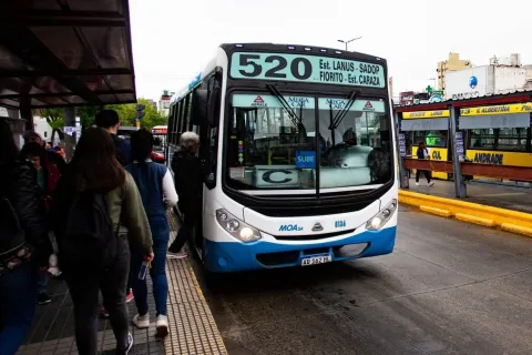 ¿Habrá colectivos hoy, miércoles 27 de diciembre? Aumentaron los boletos de colectivos y trenes.
