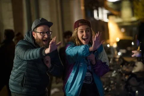 5 películas multipremiadas que están disponibles en Prime Video Seth Rogen y Charlize Theron son la pareja improbable de Ni en tus sueños.