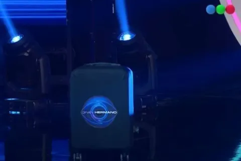Se develó qué era lo que había dentro de la misteriosa valija que apareció en Gran Hermano Qué había en la misteriosa valija que apareció en Gran Hermano: sorprendió a todos.