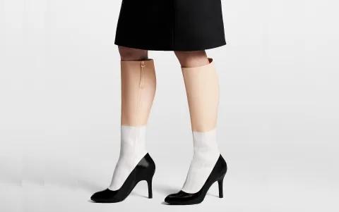Louis Vuitton presentó unas polémicas botas que crean una ilusión óptica y salen 2.500 dólares Las botas de Louis Vuitton de las que todo el mundo habla.