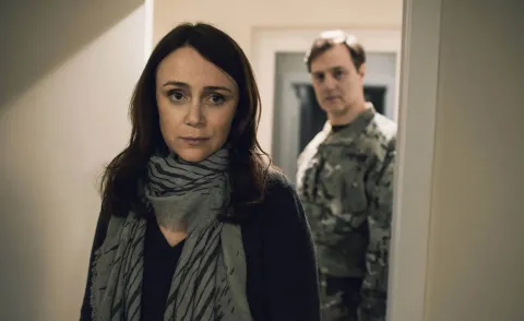 Estrenó en 2014 y es uno de los mejores thrillers británicos de la historia La serie inglesa de 2014 que es una de las mejores de la historia.