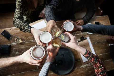 Stress-drinking de fin de año: ¿qué es y cómo evitarlo? stressdrinking_principal.jpg