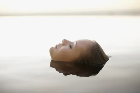 Somos agua: ¿cómo fluir para conectarnos con nuestro "yo" más acuático? ¿Cómo fluir para conectarnos con nuestro "yo" más acuático?