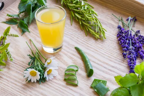Té de sábila: cuáles son sus beneficios y cuándo tomarlo Té de sábila: beneficios y cómo tomarlo.