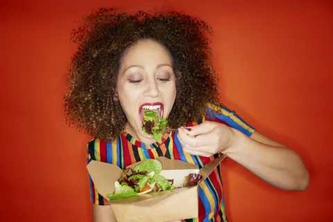 La dieta de Harvard para frenar la ansiedad y mejorar la concentración Las 7 reglas para comer bien, según una nutricionista de Harvard.