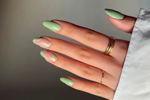 7 diseños de nail art matcha, el color que está de moda este verano 7 diseños de nail art en color matcha para que te inspires.