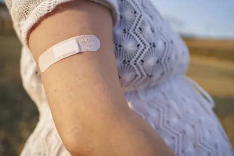 Bronquiolitis: todo sobre la nueva vacuna para embarazadas que se agregó al calendario nacional Vacuna contra la bronquiolitis para embarazadas.