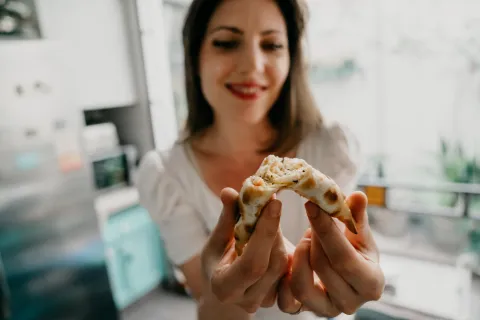 El mejor truco para que no se salga el queso de las empanadas Para que se deje de escapar el queso de tus empanadas seguí los consejos de expertos.