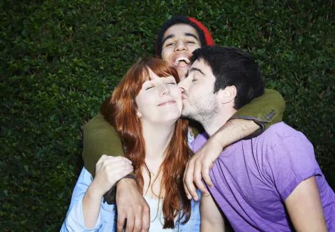 Generación Z: ¿quiénes son y por qué están cansados de la monogamia? Generación Z: ¿por qué eligen las relaciones abiertas?