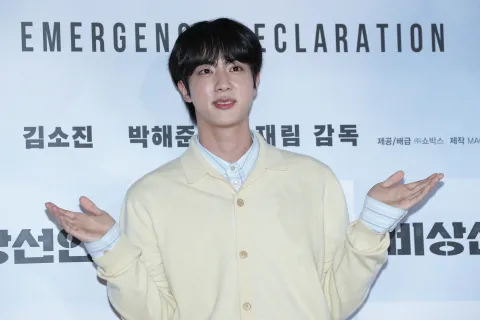 Se conoció la fecha oficial de cuándo Jin de BTS terminará el servicio militar obligatorio Se confirmó a fecha en que Jin de BTS volverá del servicio militar obligatorio.