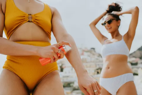 5 zonas del cuerpo que es fundamenal que no te olvides de proteger contra el sol Todo lo que tenés que saber para protegerte del sol.