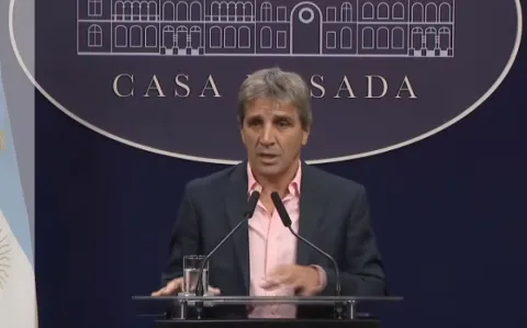 Luis Caputo anunció que el Gobierno retiró el capítulo fiscal de la Ley Ómnibus: los cambios más importantes Luis Caputo anunció que el Gobierno retiró el capítulo fiscal de la Ley Ómnibus.